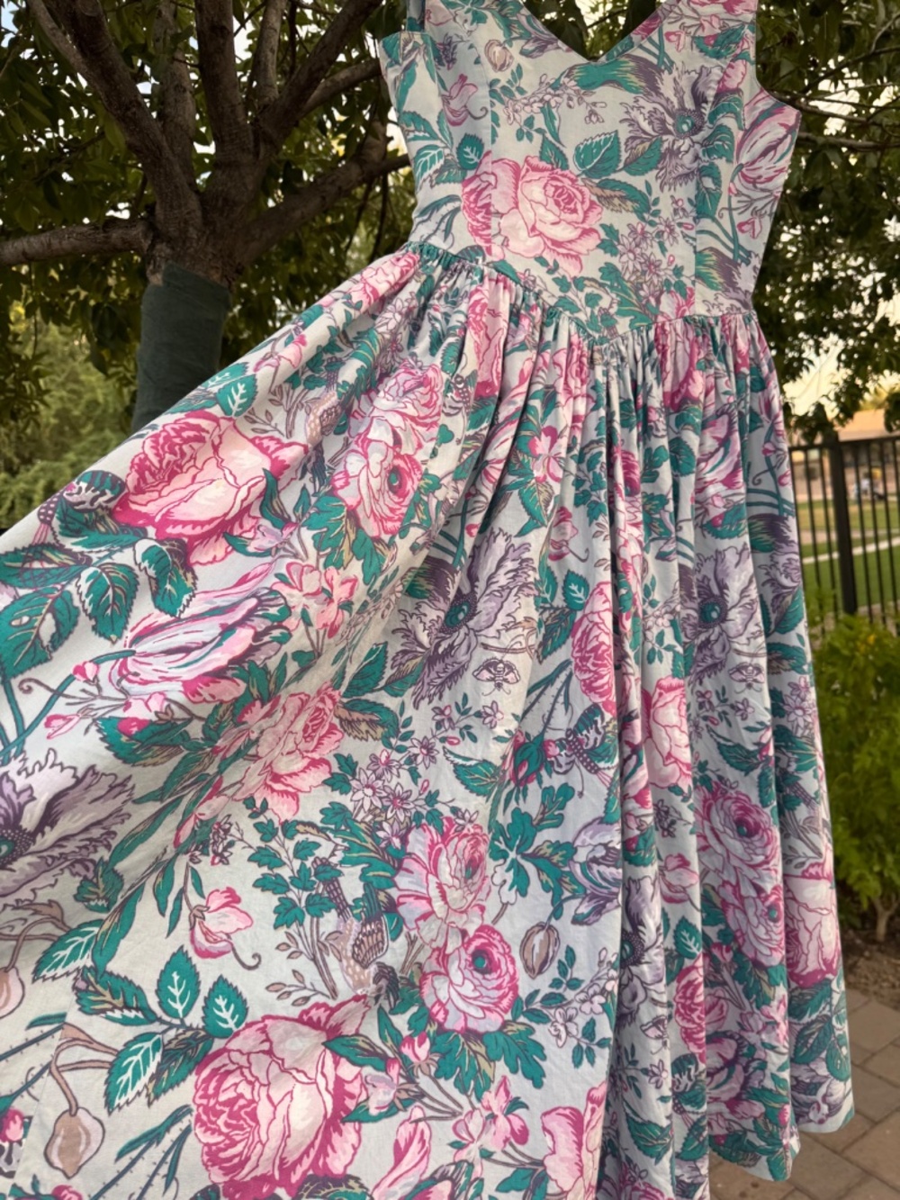 VINTAGE LAURA ASHLEY SLEEVELESS DRESS IN SIZE 14 - Picture 2 of 12